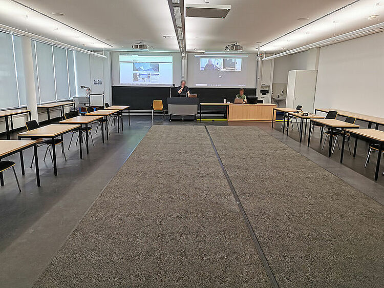 Hybrid event room L3.204 (Photo: Matthias Driller)